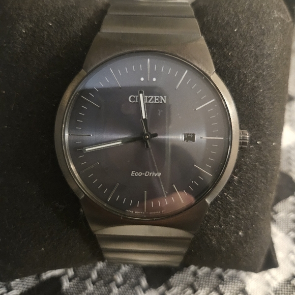 Citizen Eco-Drive Black Watch - Picture 1 of 4